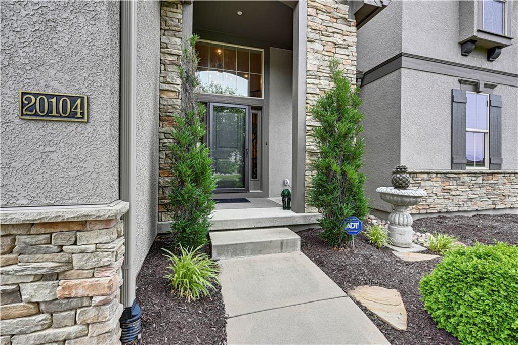 20104 W 90th St, Lenexa, KS 66220