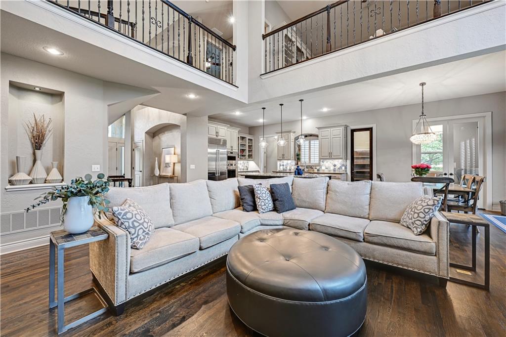 20104 W 90th St, Lenexa, KS 66220
