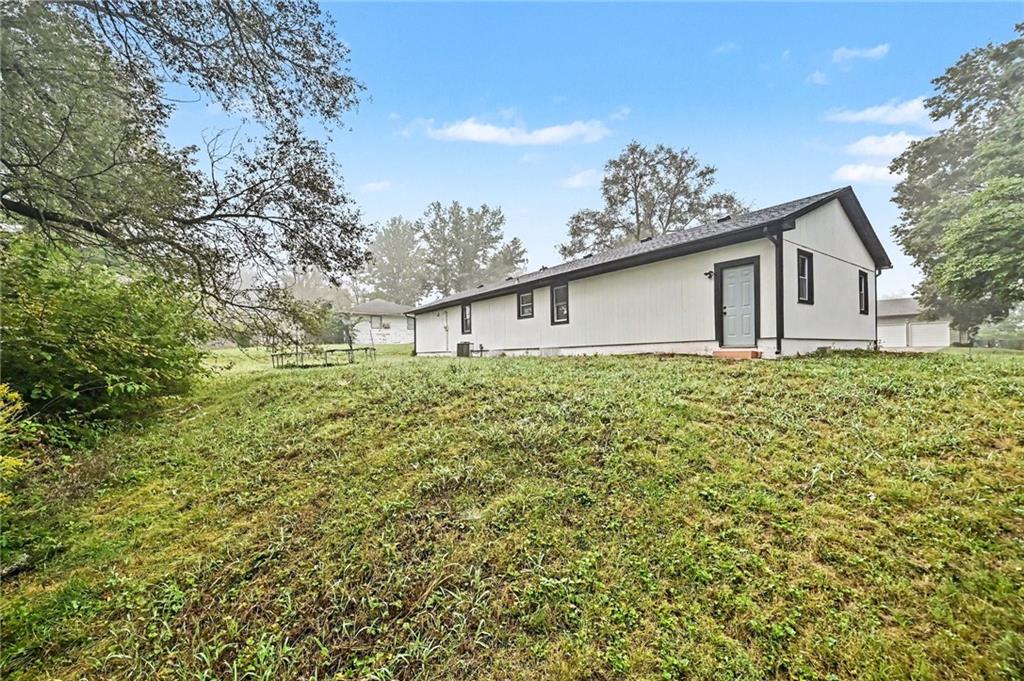 102 O E Ave, Excelsior Springs, MO 64024