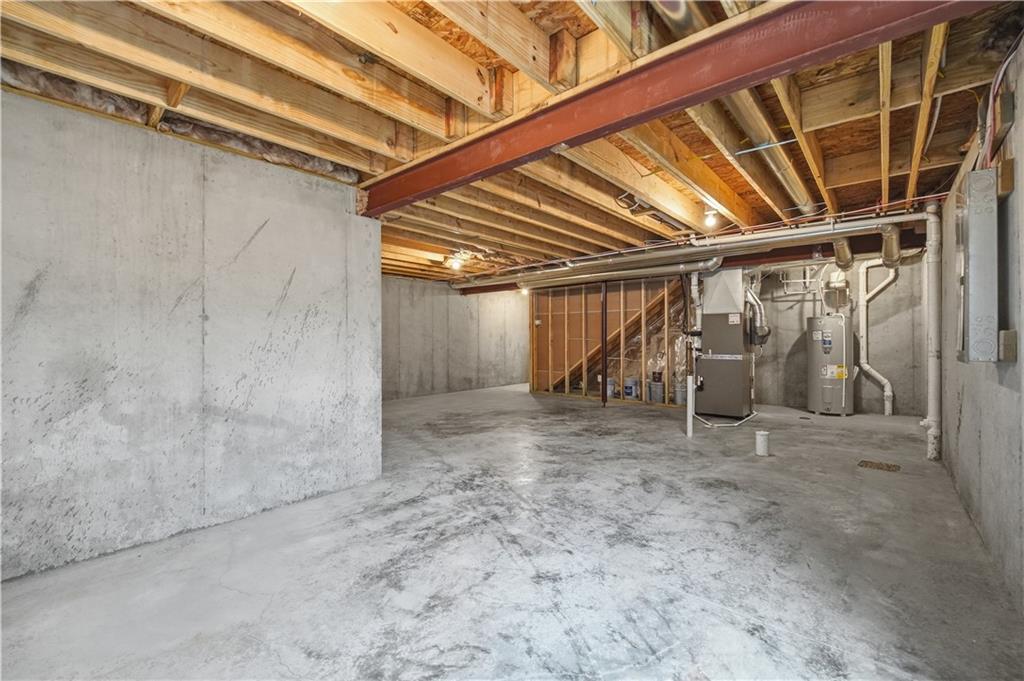 1309 SE Windbreak Dr, Lee's Summit, MO 64081