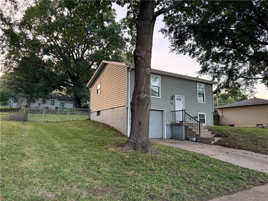 1622 N Emery St, Independence, MO 64050