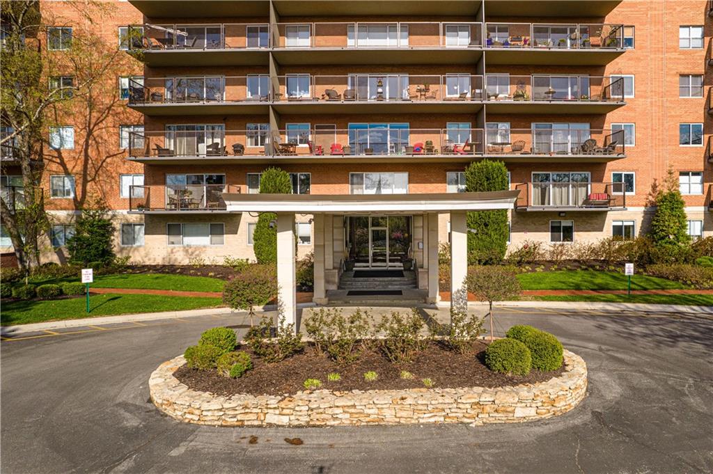 4550 Warwick Blvd #1101-1102, Kansas City, MO 64111