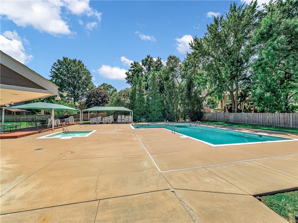 14140 W 114th St, Olathe, KS 66215