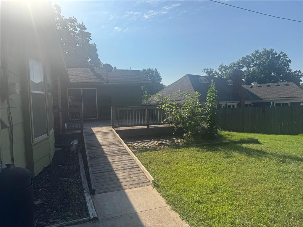 6801 W 101st Ter, Overland Park, KS 66212