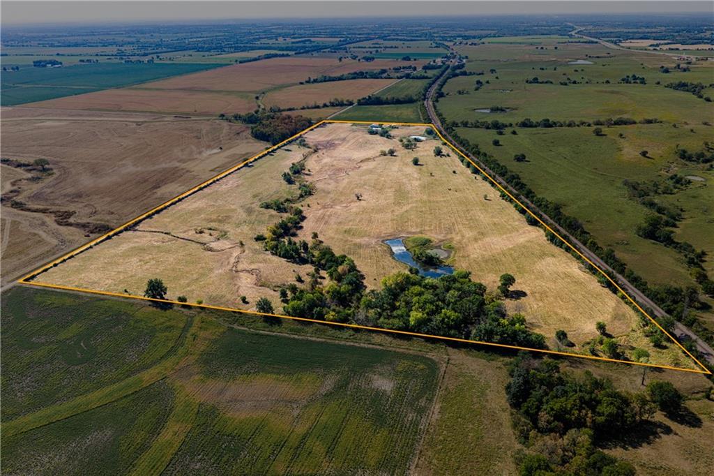 2243 Tomahawk Rd, Fort Scott, KS 66701