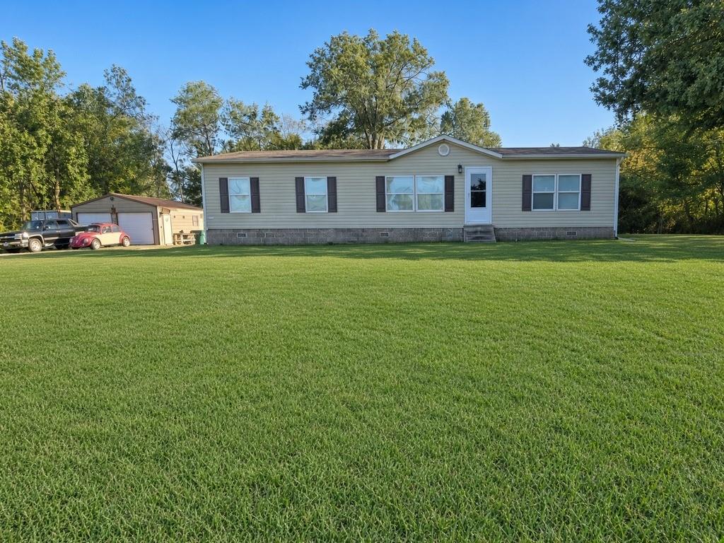 553 7th Rd, Lamar, MO 64759