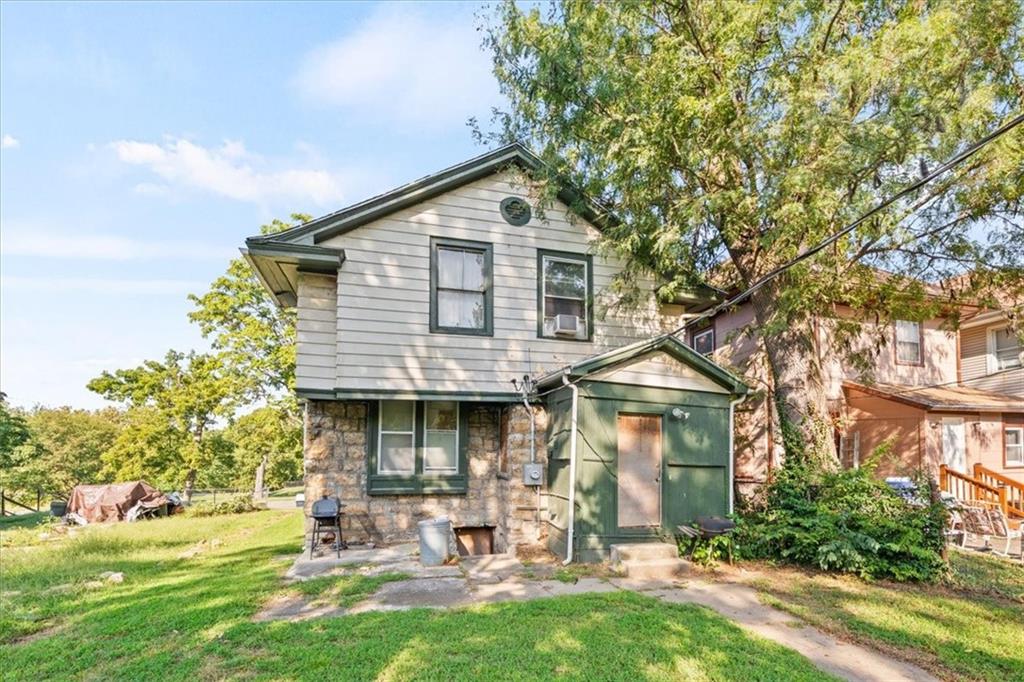 2811 Brooklyn Ave, Kansas City, MO 64109