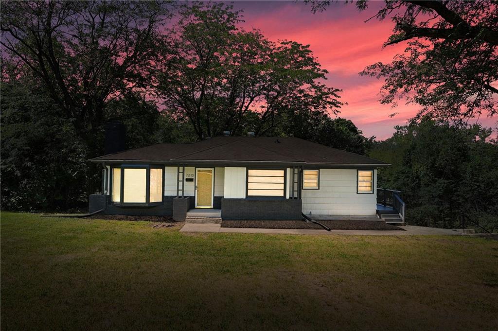 7210 Hullwood Ave, Kansas City, MO 64133