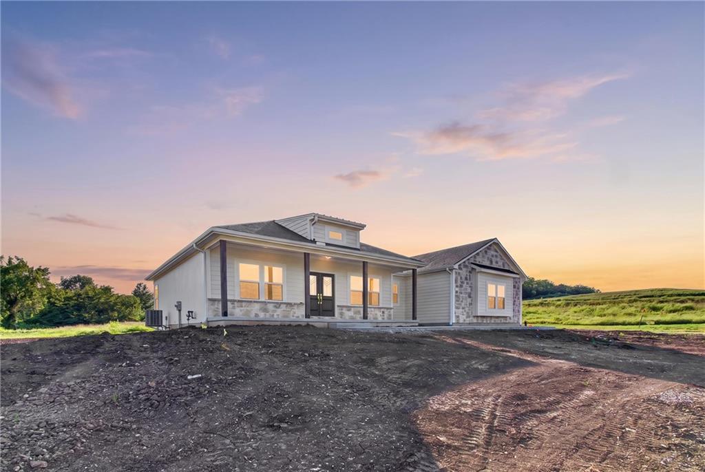 700 W Marlow St, Odessa, MO 64076