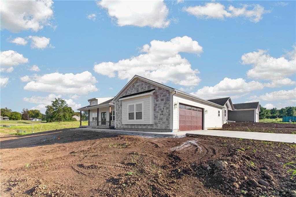 700 W Marlow St, Odessa, MO 64076