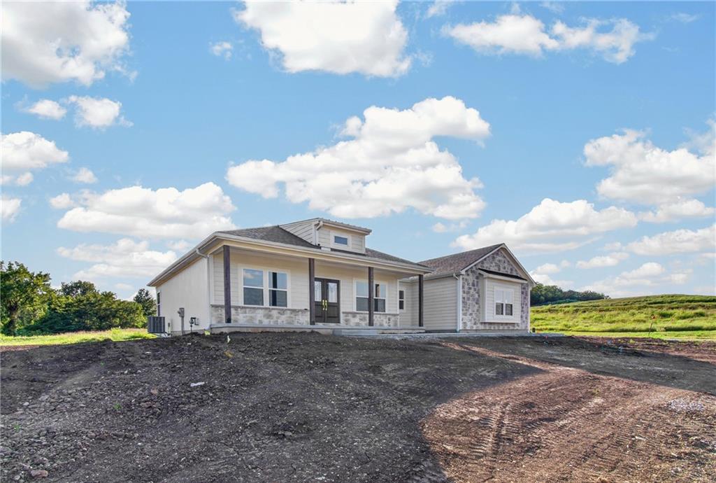 700 W Marlow St, Odessa, MO 64076