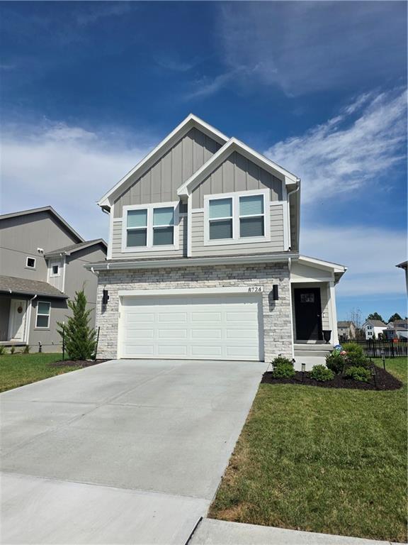 8724 SW Brickell Dr, Blue Springs, MO 64064
