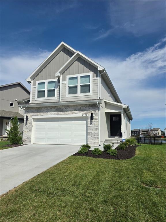 8724 SW Brickell Dr, Blue Springs, MO 64064