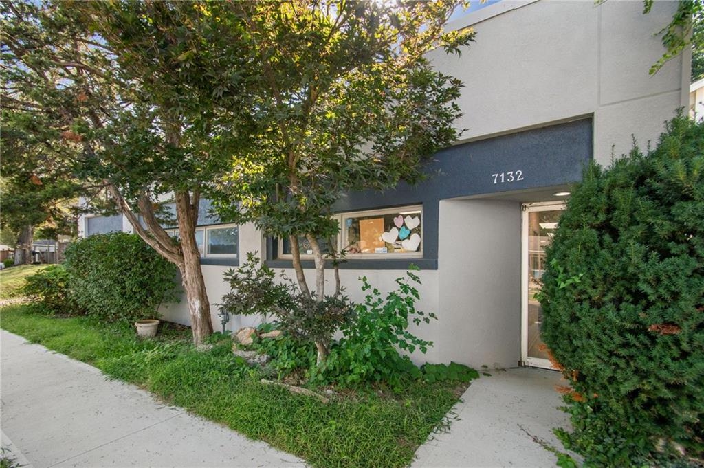 7132 Main St, Kansas City, MO 64114