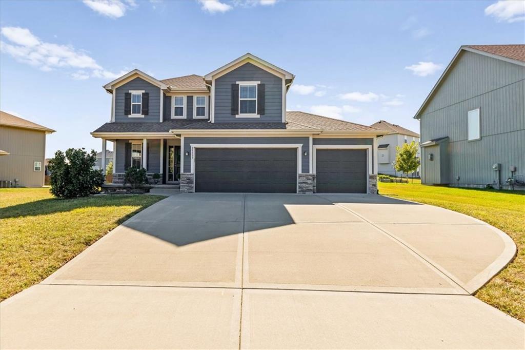 25137 W 147th Ct, Olathe, KS 66061