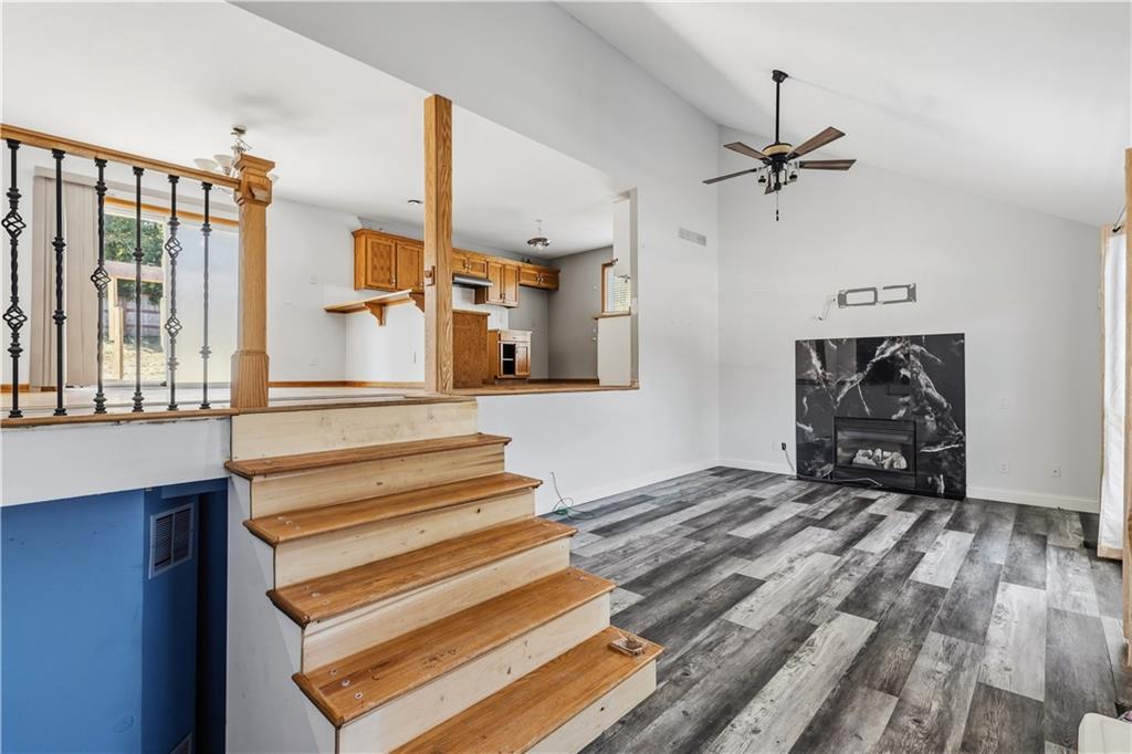 1604 S 105th St, Edwardsville, KS 66111