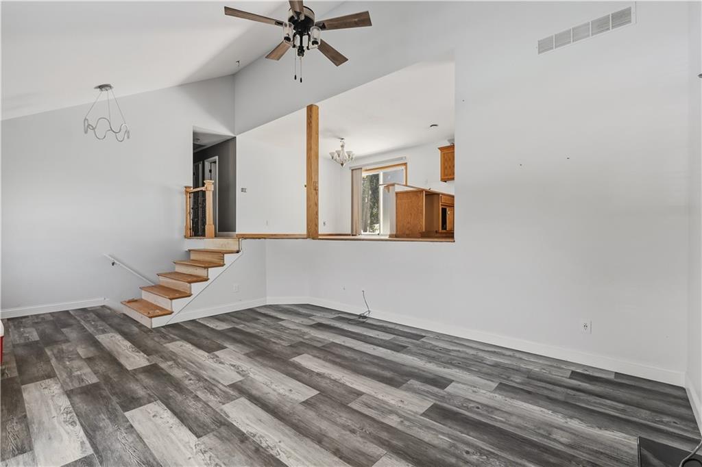 1604 S 105th St, Edwardsville, KS 66111