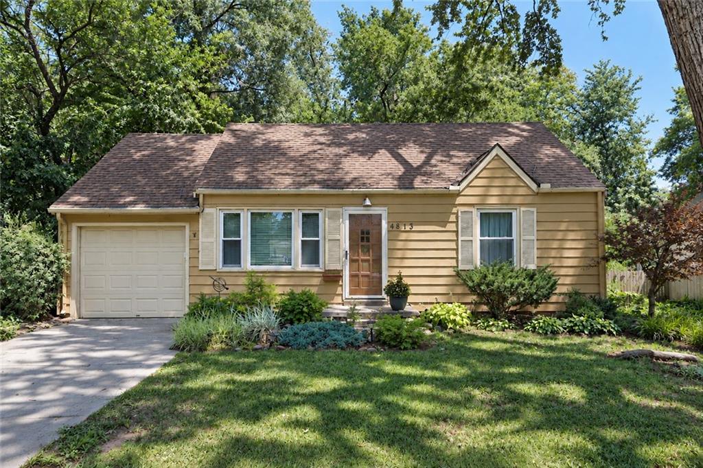 4813 Canterbury St, Roeland Park, KS 66205