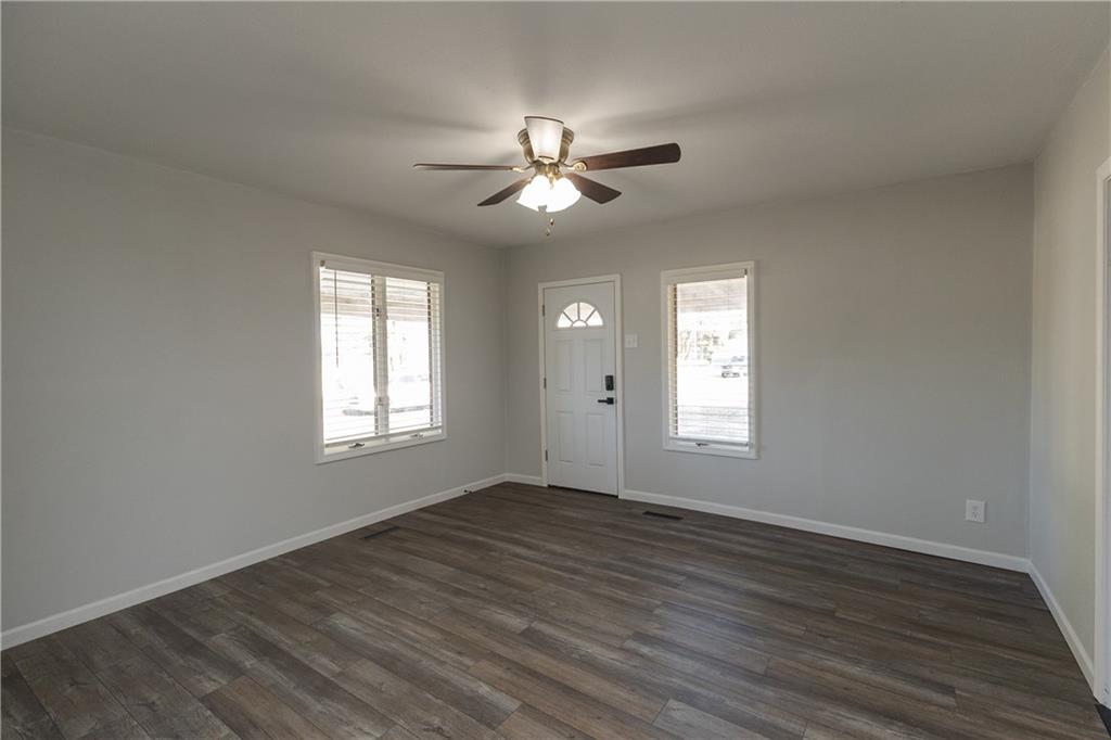201 E 4th St, Cherryvale, KS 67335