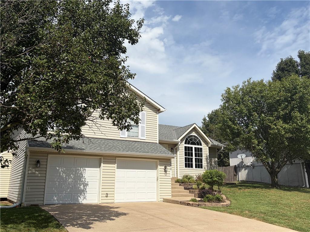 10416 NW 87th St, Kansas City, MO 64153