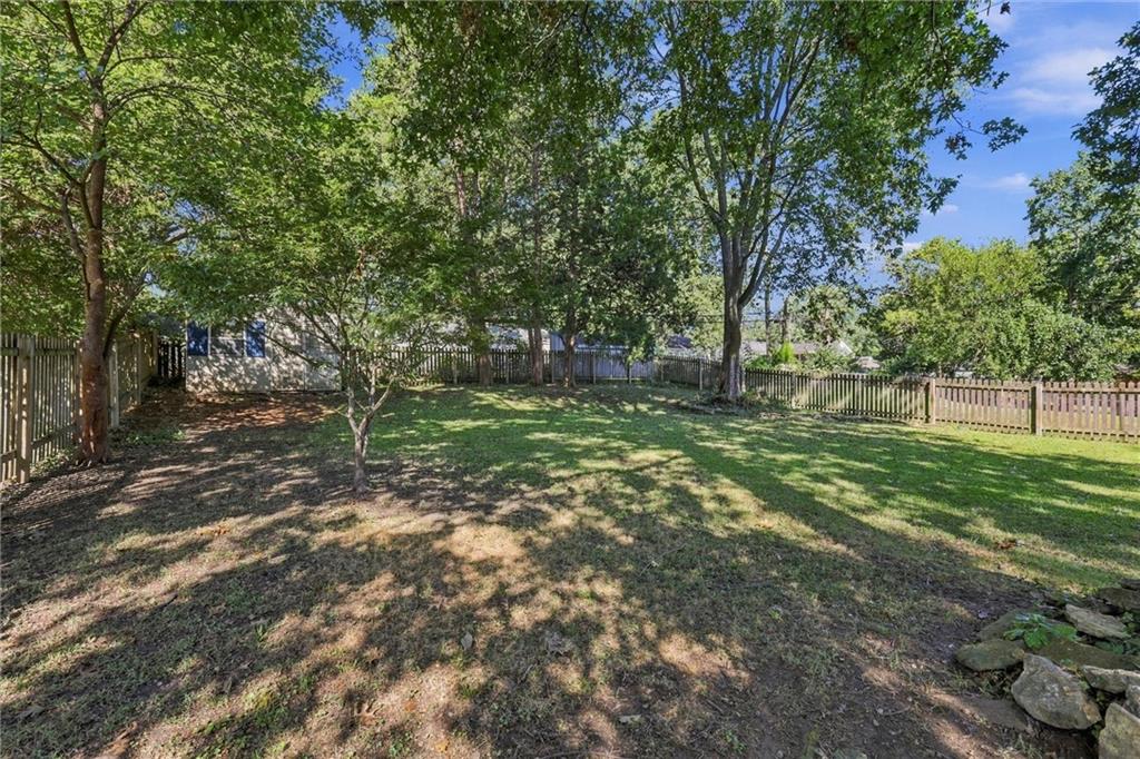 7426 Beverly St, Overland Park, KS 66204