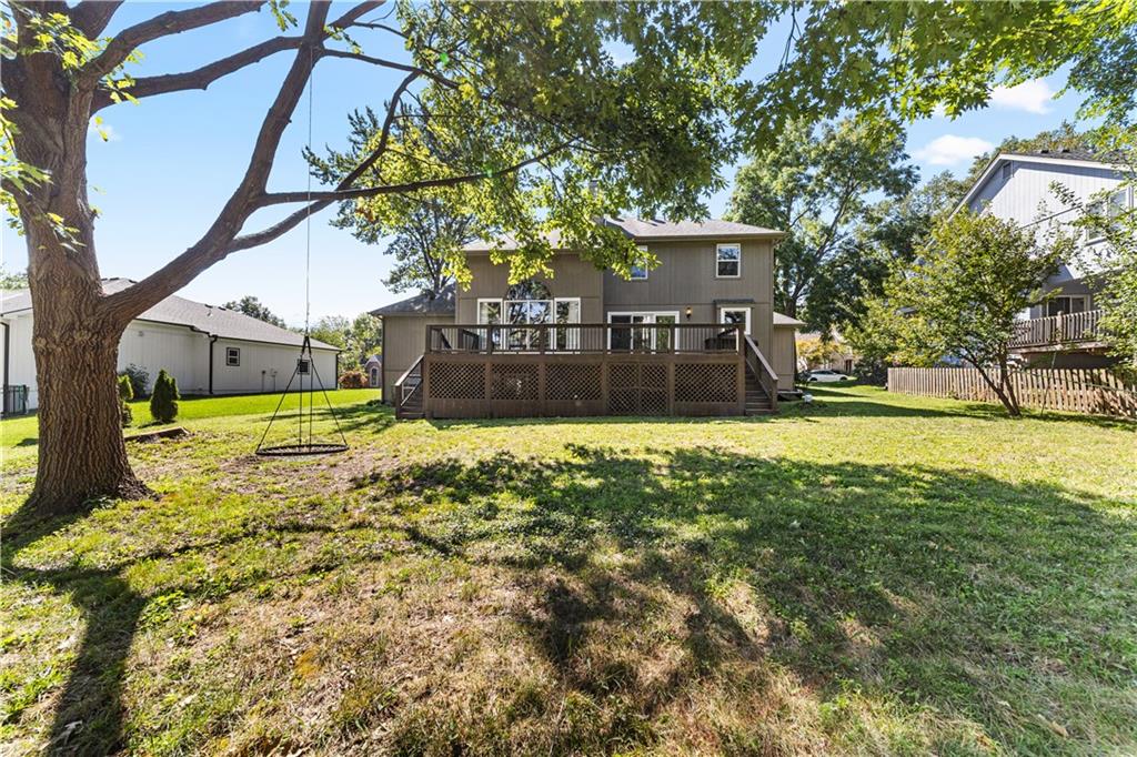139 The Woodlands Dr, Gladstone, MO 64118