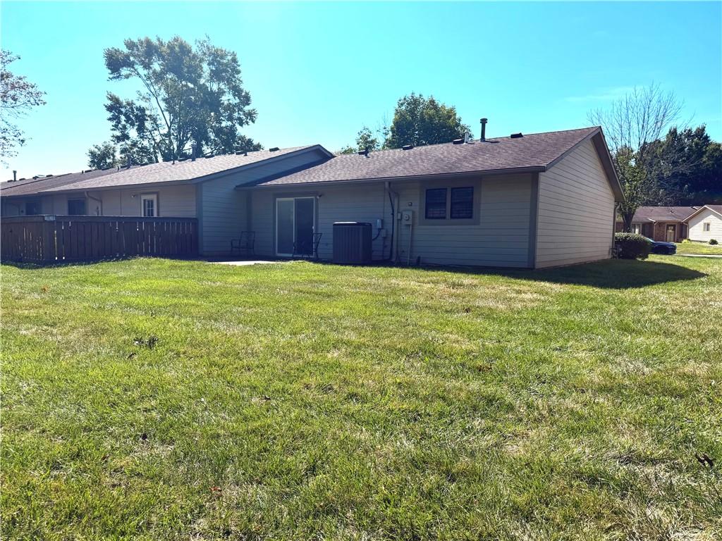 1328 W Jenkins Blvd, Raymore, MO 64083