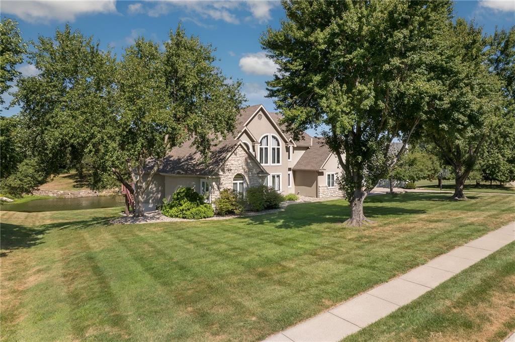 4603 S Lakewood Dr, St Joseph, MO 64506