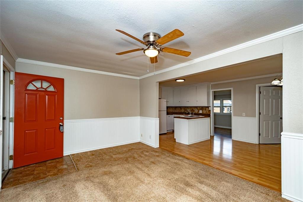 1032 N Sycamore St, Ottawa, KS 66067