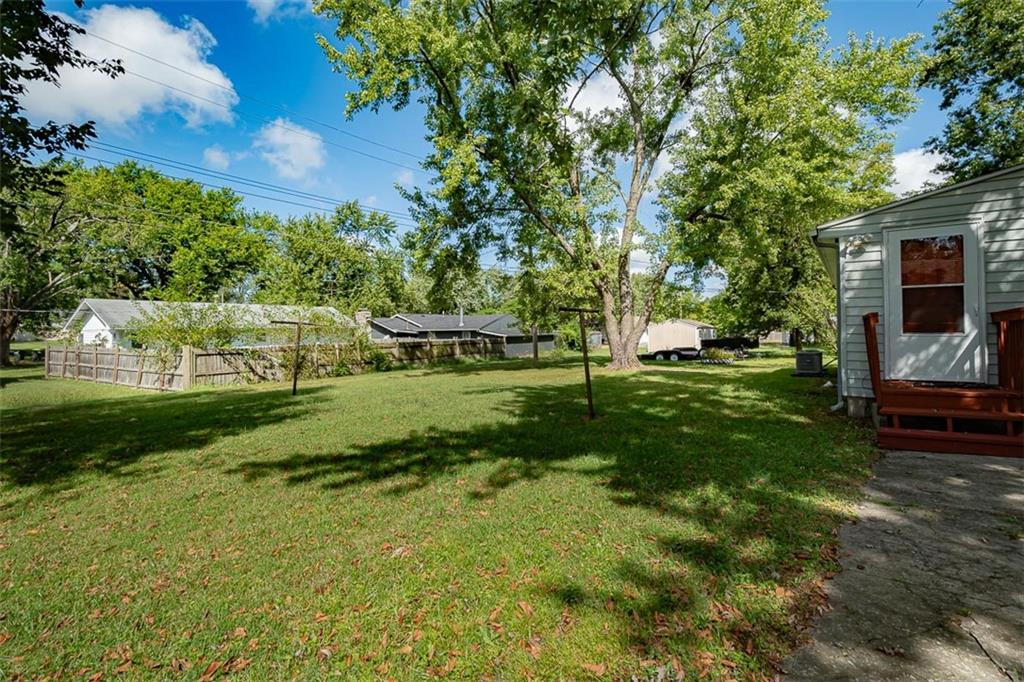 1032 N Sycamore St, Ottawa, KS 66067
