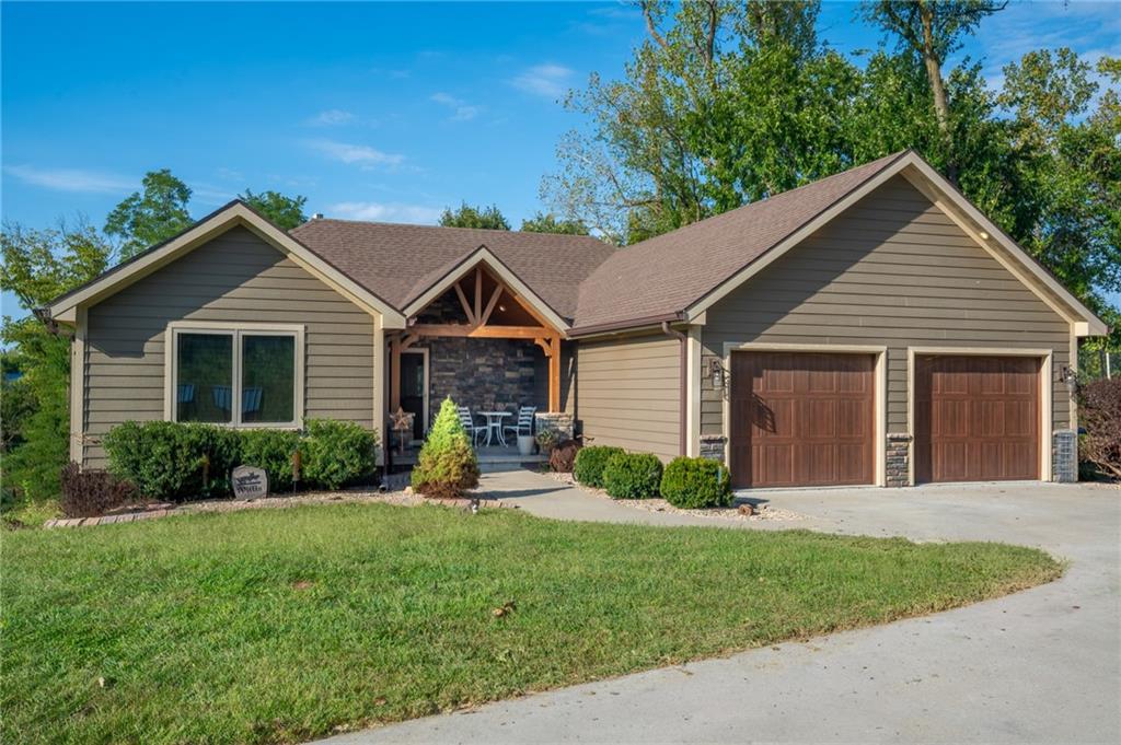 7877 SE St Rt 371 Hw, St Joseph, MO 64504