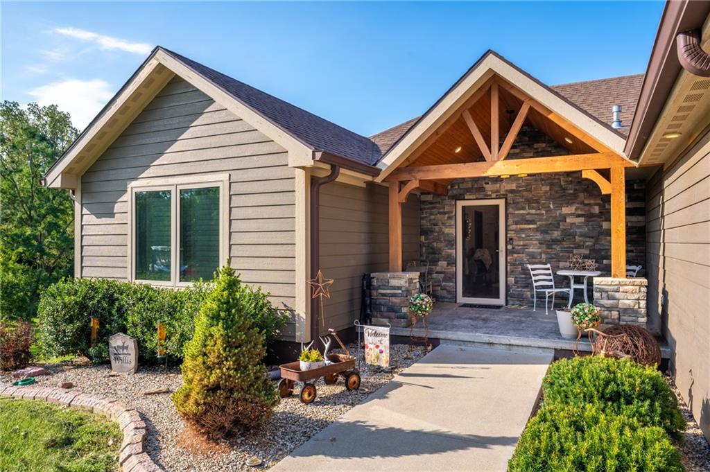7877 SE St Rt 371 Hw, St Joseph, MO 64504