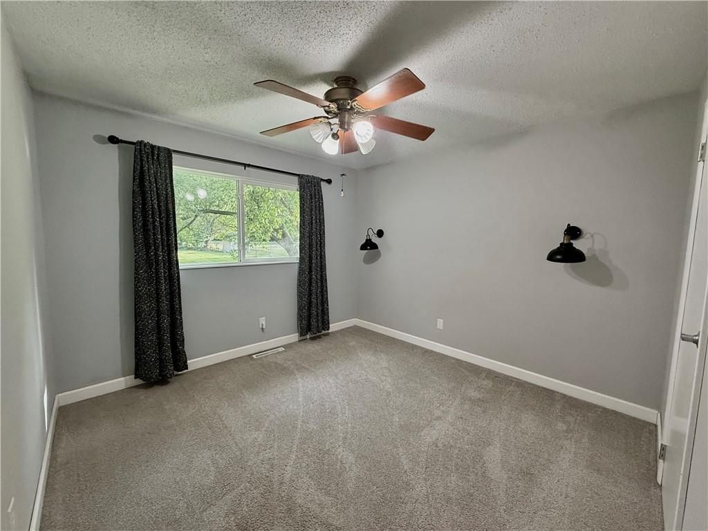 424 Lisa Ln, Maryville, MO 64468