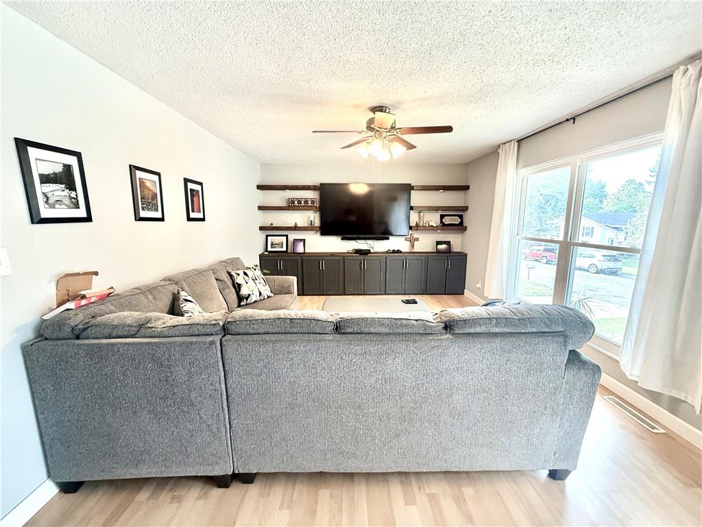 424 Lisa Ln, Maryville, MO 64468