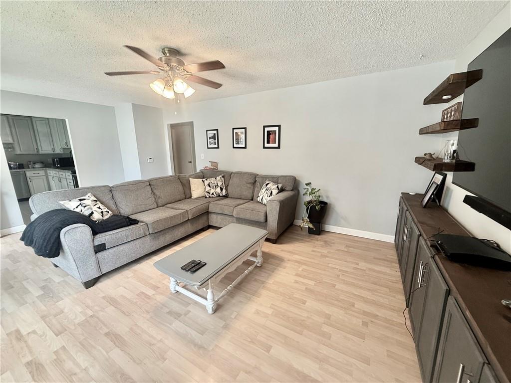 424 Lisa Ln, Maryville, MO 64468