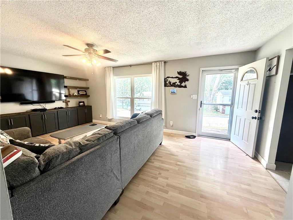 424 Lisa Ln, Maryville, MO 64468