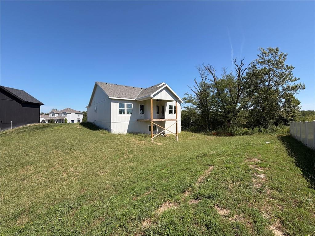 503 NW 110th St, Kansas City, MO 64155
