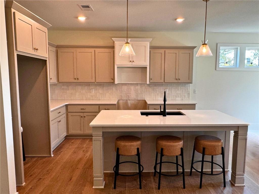 503 NW 110th St, Kansas City, MO 64155