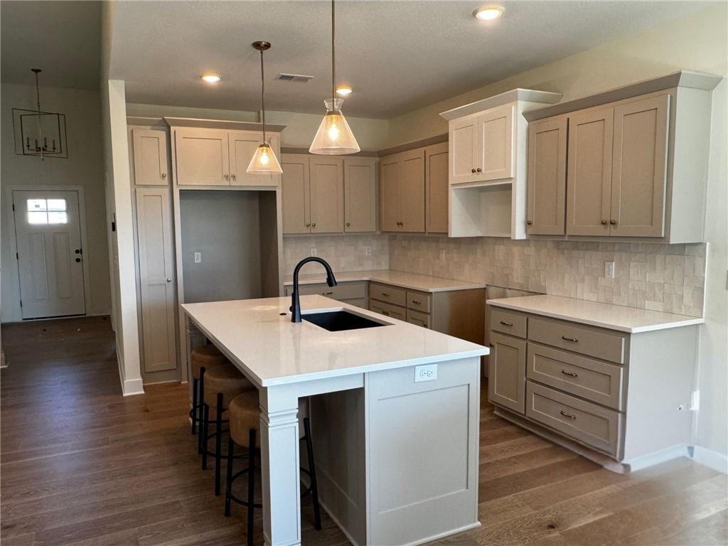 503 NW 110th St, Kansas City, MO 64155