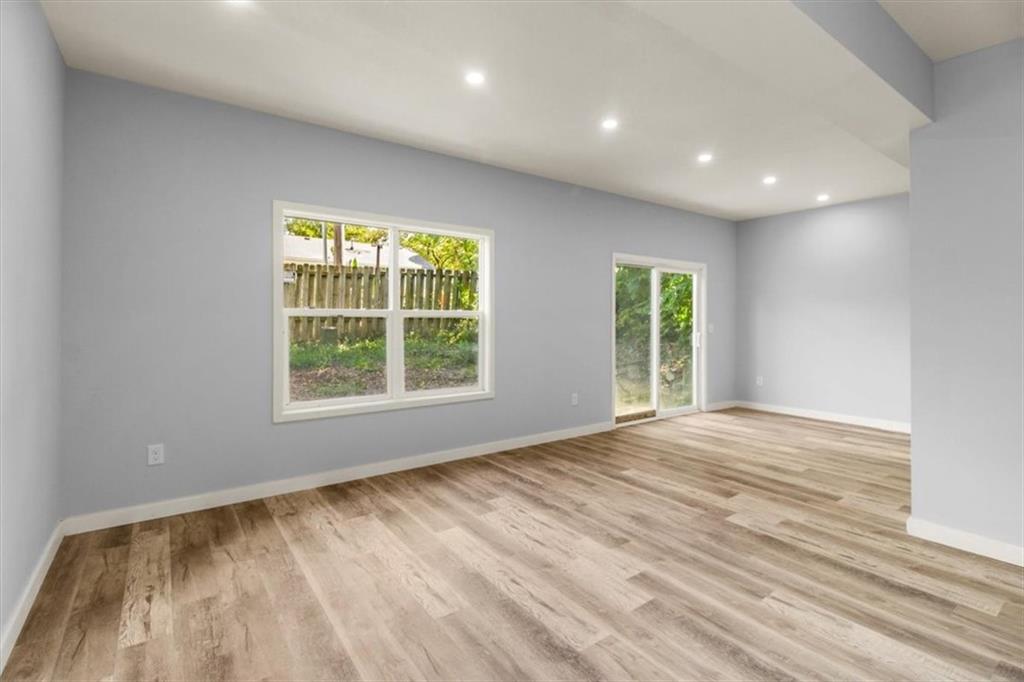 1103 S Kings Hw, Independence, MO 64050