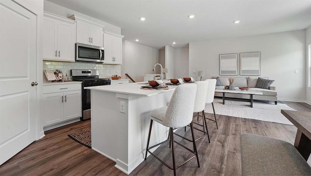 21800 Vinci Cir, Peculiar, MO 64078