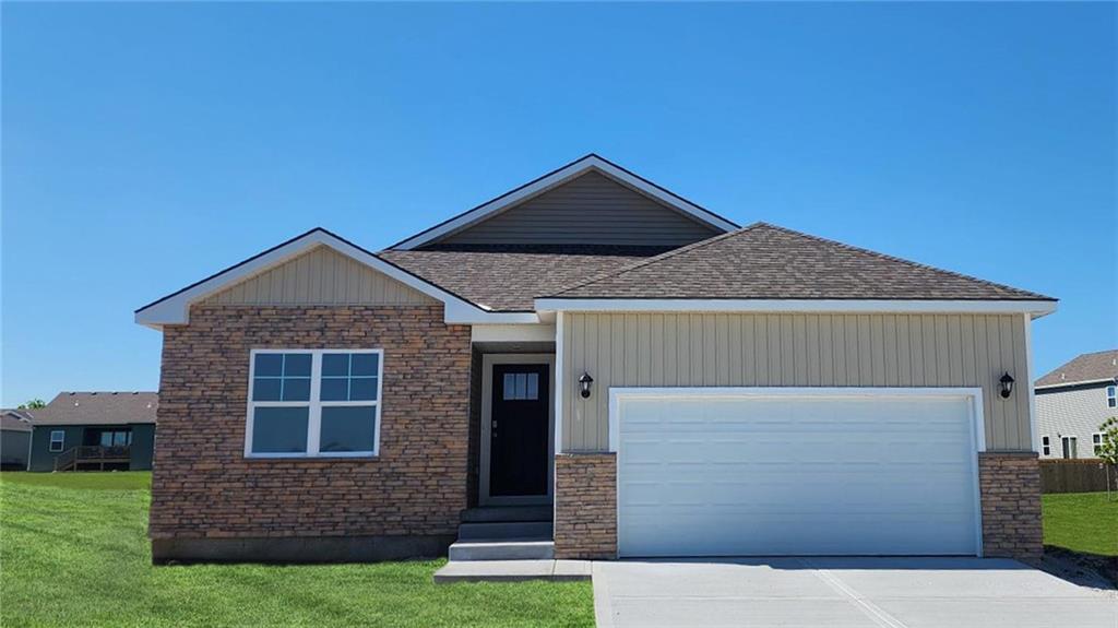 21800 Vinci Cir, Peculiar, MO 64078
