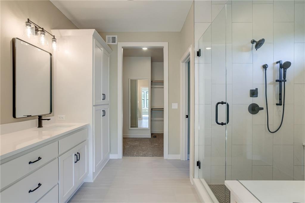 1853 Arbor Trl, Liberty, MO 64068