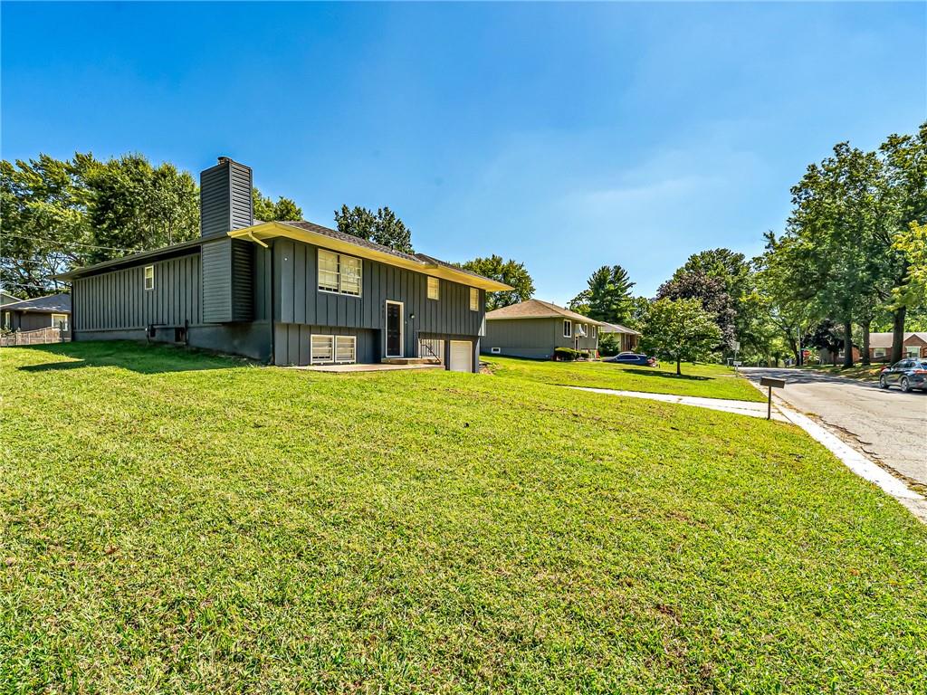 1400 SW Speas Dr, Blue Springs, MO 64014