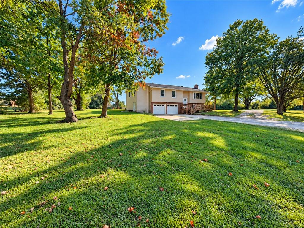 1904 Riata Rd, Warrensburg, MO 64093