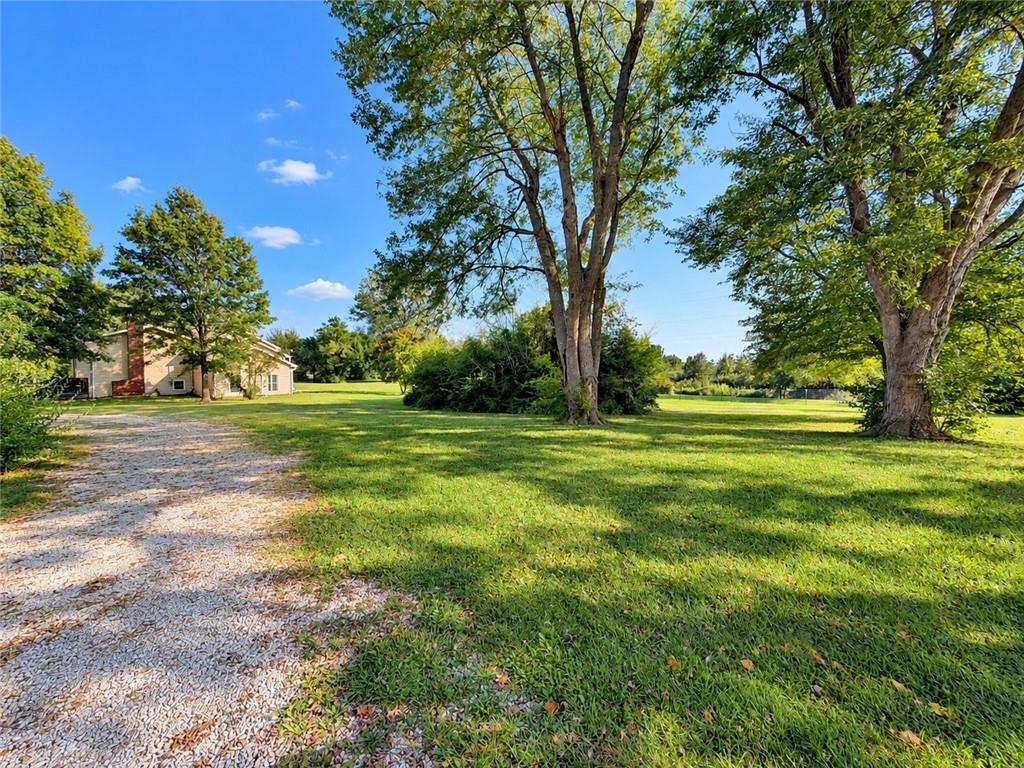 1904 Riata Rd, Warrensburg, MO 64093