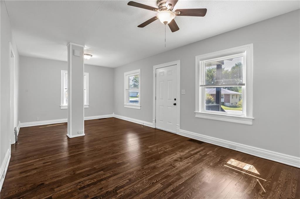 406 Forest Ave, Lee's Summit, MO 64063