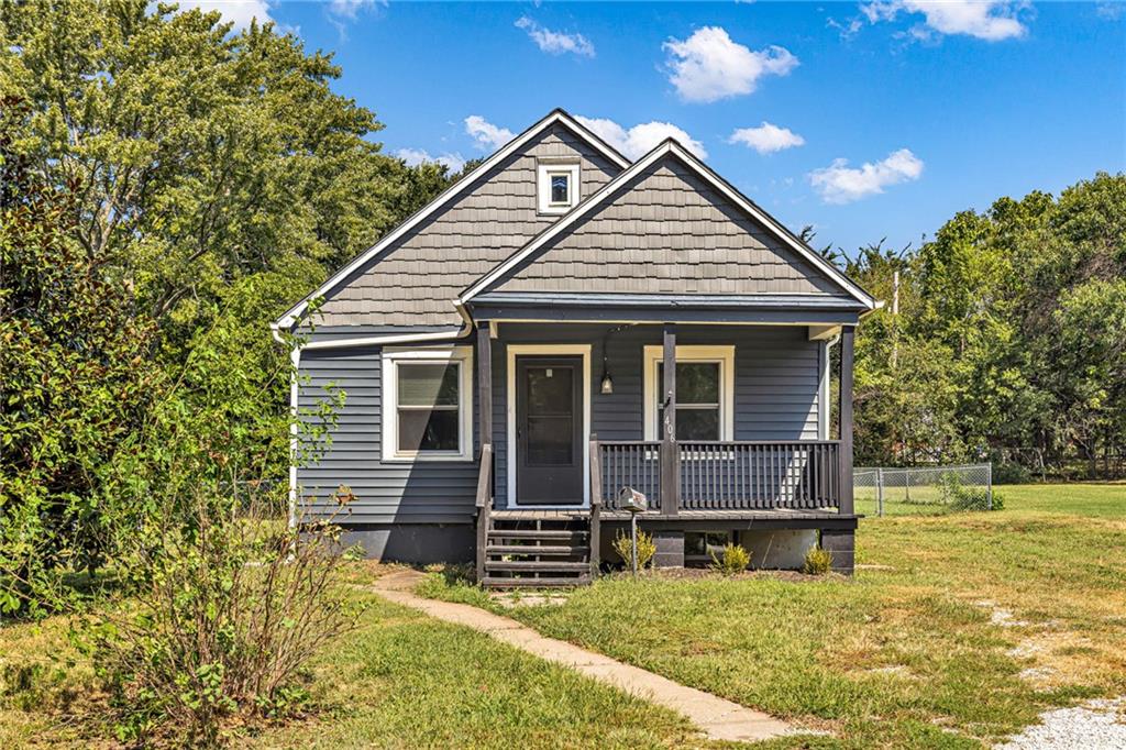 406 Forest Ave, Lee's Summit, MO 64063