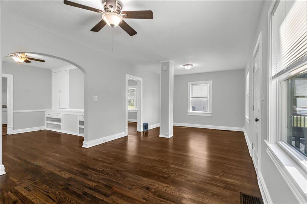 406 Forest Ave, Lee's Summit, MO 64063