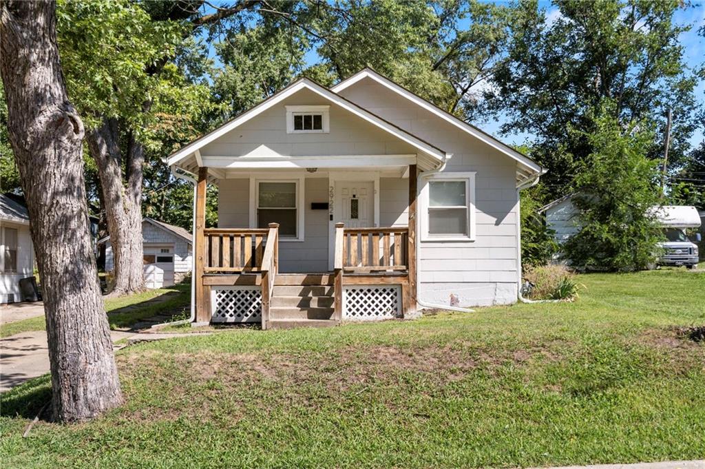 2922 W 43rd Ter, Kansas City, KS 66103